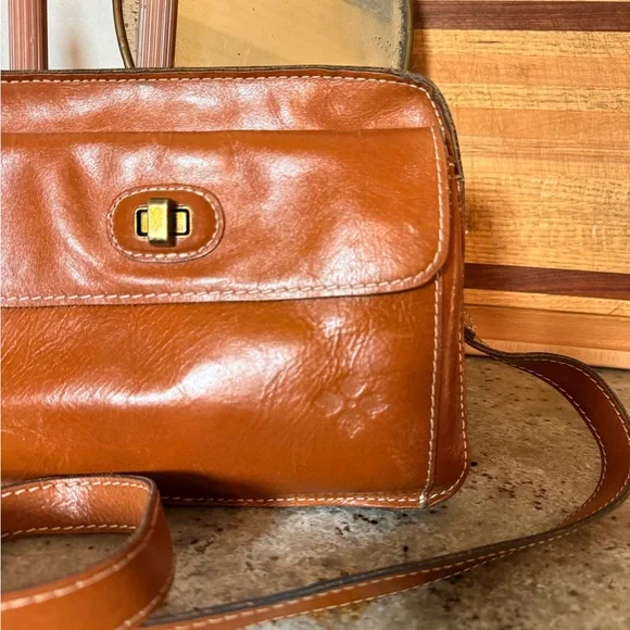 Patricia Nash| Cognac Leather Crossbody Bag| Vintage Style Twist Lock - Picture 3 of 5